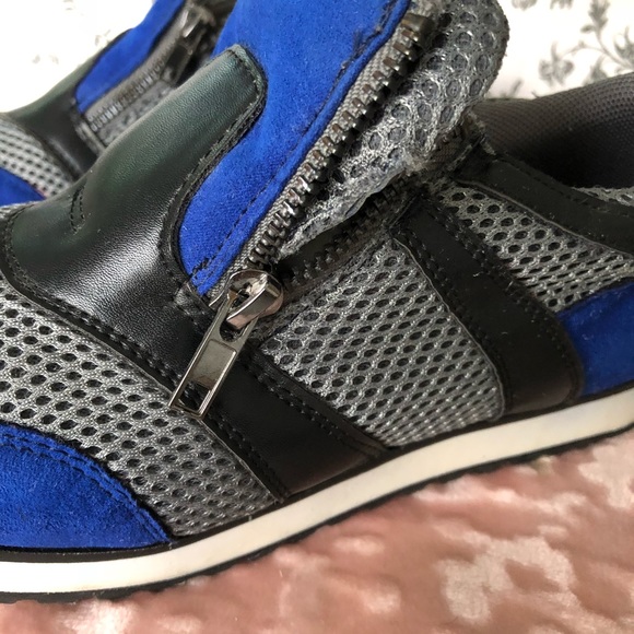 Women’s  Sneakers - Picture 2 of 8